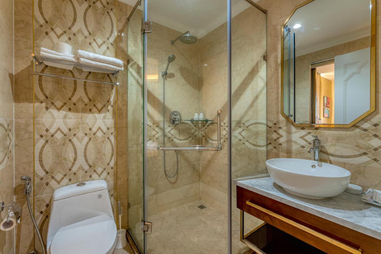 Golden Tree Hotel & Apartment Хошимин Экстерьер фото