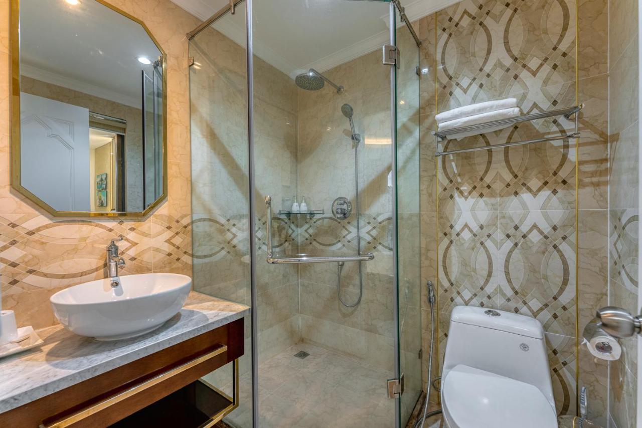 Golden Tree Hotel & Apartment Хошимин Экстерьер фото